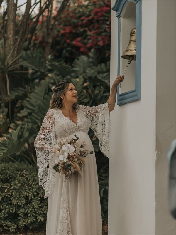 Bordados artesanais em vestido de noiva sob medida